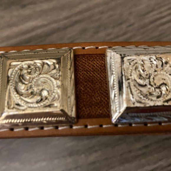 Ranger Belt Company Reddish Brow Silver Medallion Tooled  Genuine Leather Belt - Picture 4 of 10